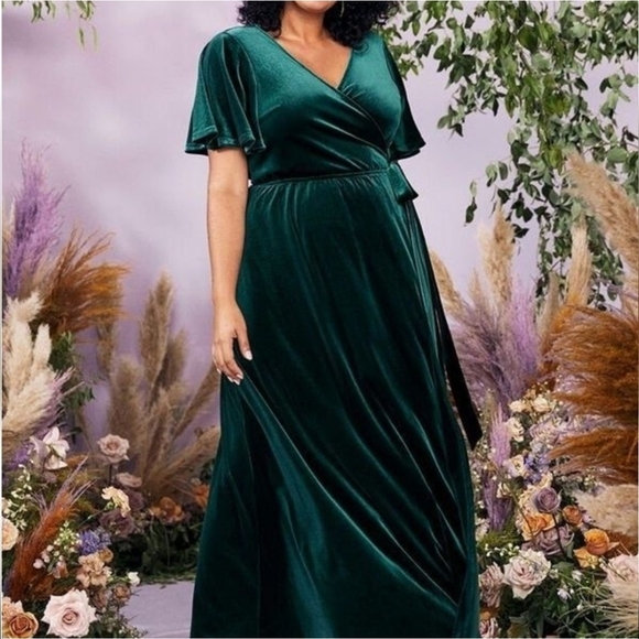 ModCloth Timeless Embrace Elegant Green Velvet Rap V-Neck Maxi Dress NWOT -  mordernwear.com